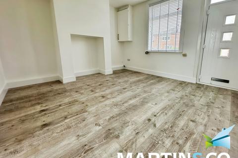 2 bedroom terraced house to rent, Hollin Lane, Wakefield WF4