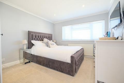 1 Fox Close, Orpington, BR6 6LR