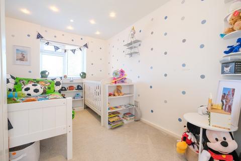 1 Fox Close, Orpington, BR6 6LR