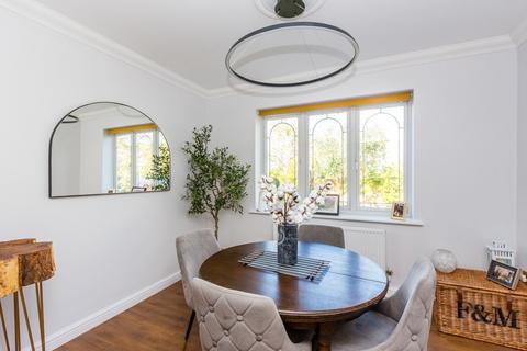 1 Ballantyne Road, Rushden, NN10 9FJ