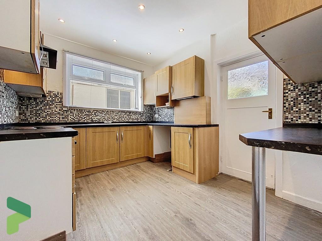 Fully Fitted Kitchen