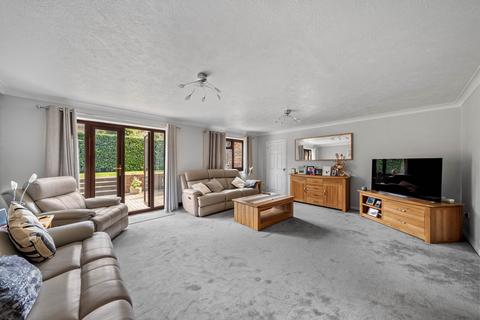 4 bedroom detached house for sale, Oaklands Way, Wallington