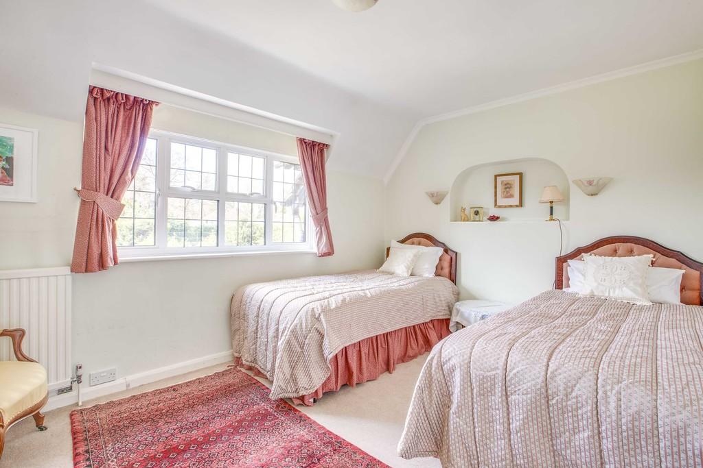 Hatley House, Burtons Way, HP8 4 BW (LOW RES)-3