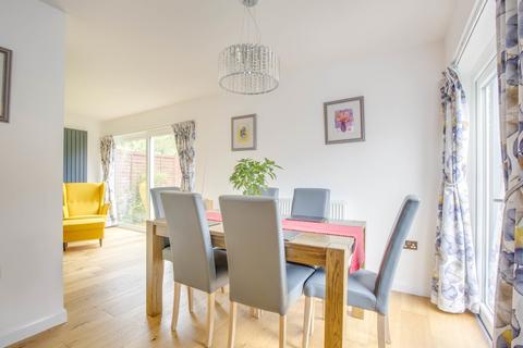 11 Linfields, Amersham, HP7 9QH