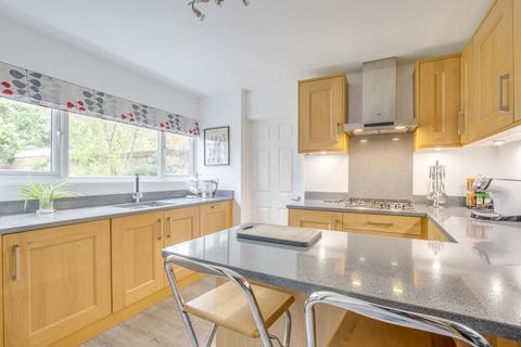 11 Linfields, Amersham, HP7 9QH