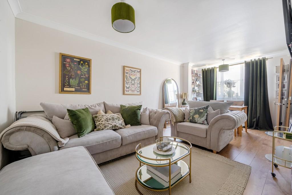 Lounge dining room