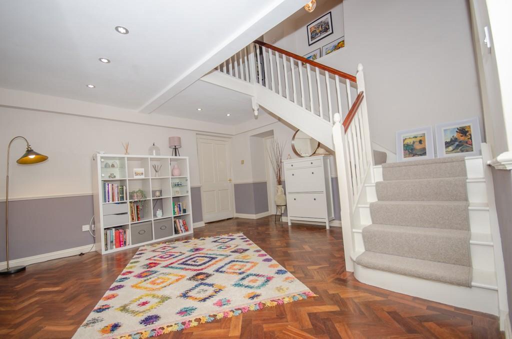Entrance hallway.jpg