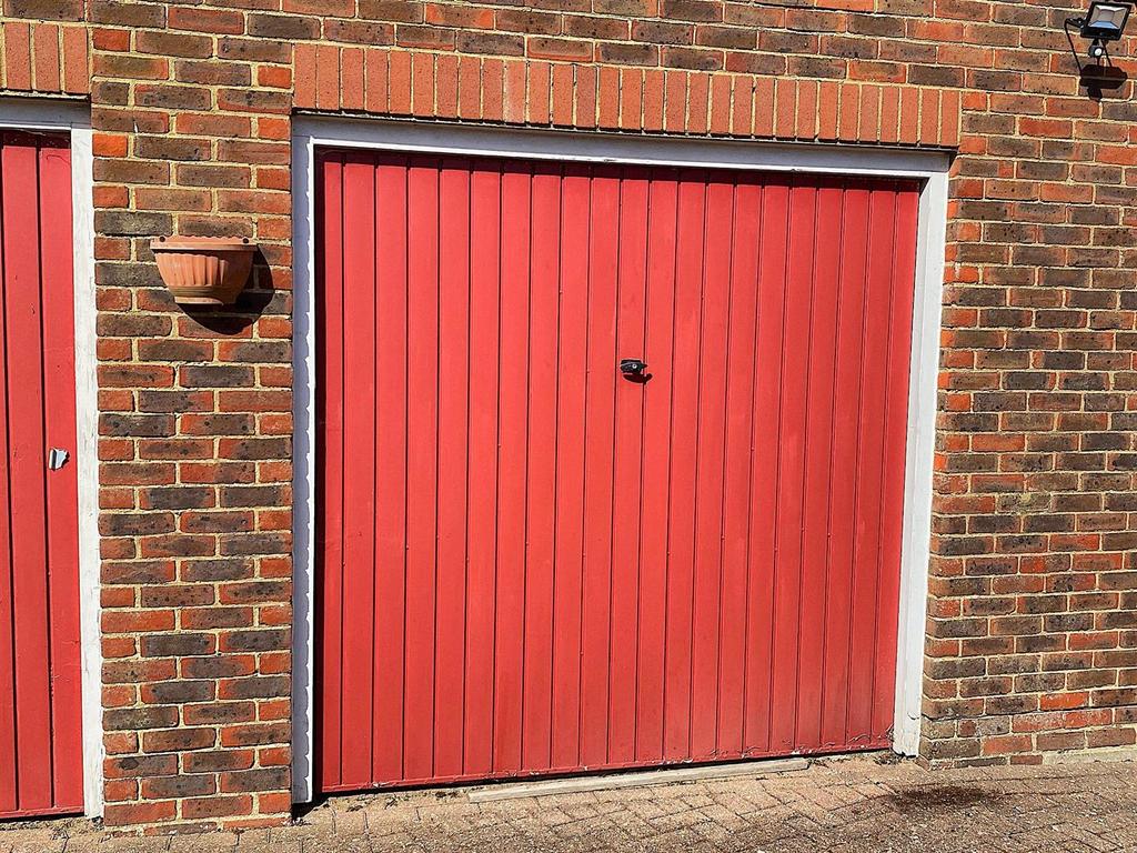 77 Rotherfield Ave - Garage.jpg