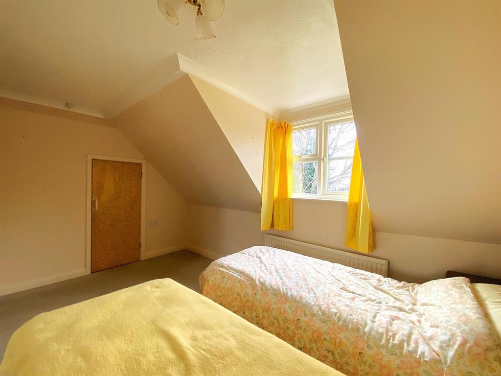 77 Rotherfield Ave - Bed5.jpg