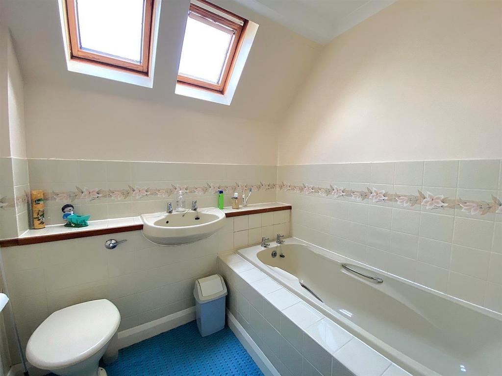 77 Rother field Ave - Bathroom.jpg