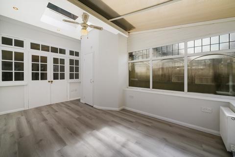 1 bedroom in a house share to rent, Woodland Way, Mill Hill NW7