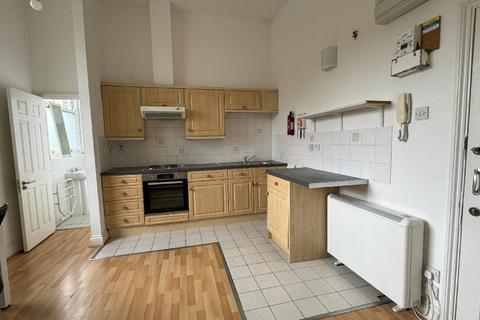 Studio to rent, Kingsland Road, London, Haggerston
