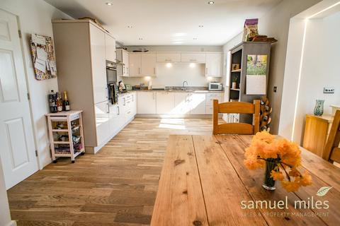 17 Evening Star, Royal Wootton Bassett, Swindon, SN4 8FR