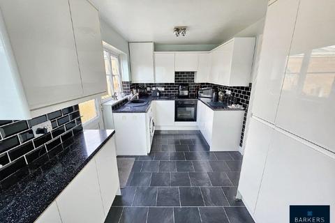 3 Greenfields, Heckmondwike, WF16 9HG