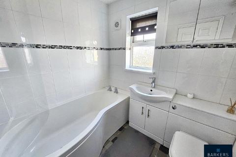 3 Greenfields, Heckmondwike, WF16 9HG