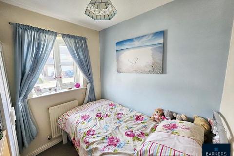 3 Greenfields, Heckmondwike, WF16 9HG