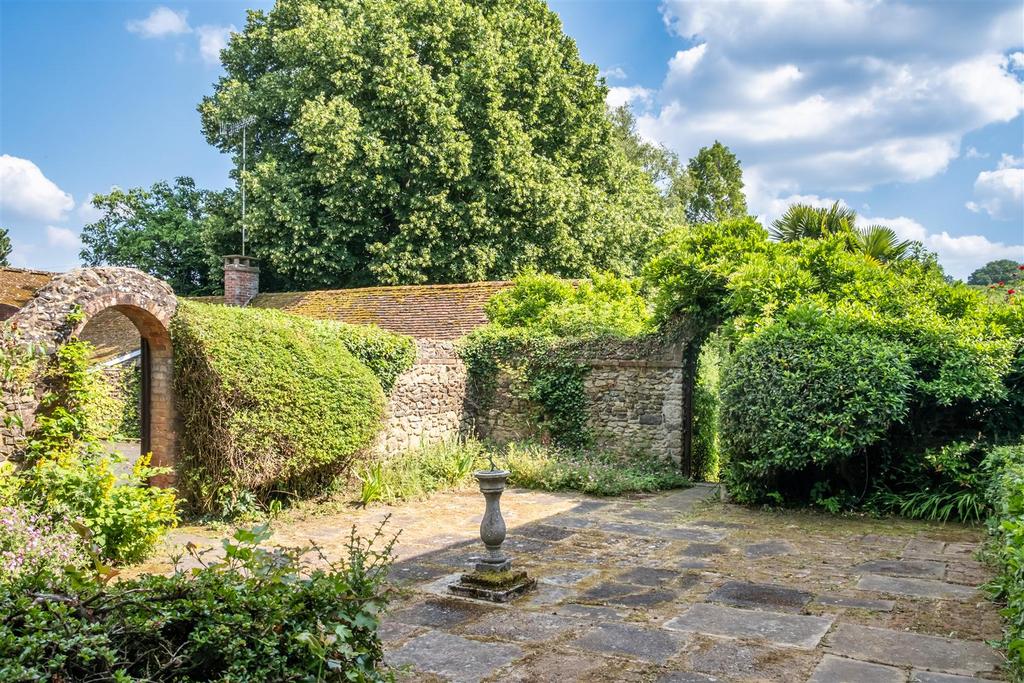 Walled Courtyard Garden
