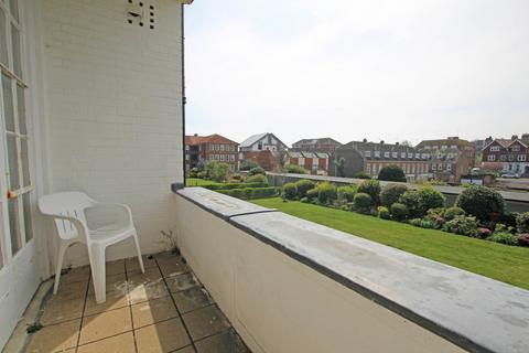 4 bedroom flat for sale, Staveley Road, Eastbourne, BN20 7JZ