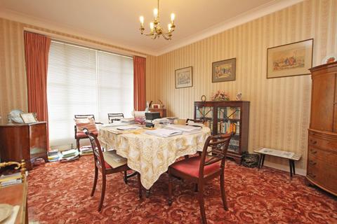 4 bedroom flat for sale, Staveley Road, Eastbourne, BN20 7JZ