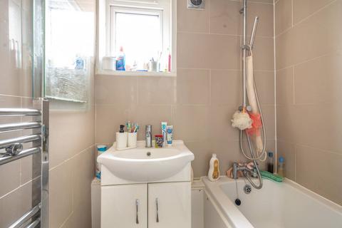 2 bedroom flat for sale, Grange Road, Plaistow, London, E13