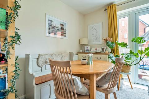12 Asquith Avenue, Melksham, SN12 7GY