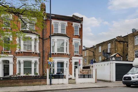3 bedroom flat to rent, Harvist Road, London NW6