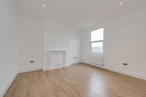 3 bedroom flat to rent, Harvist Road, London NW6