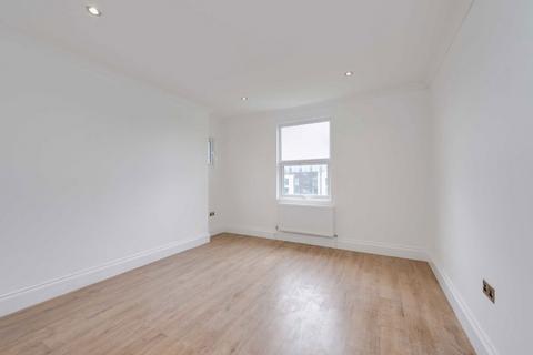 3 bedroom flat to rent, Harvist Road, London NW6