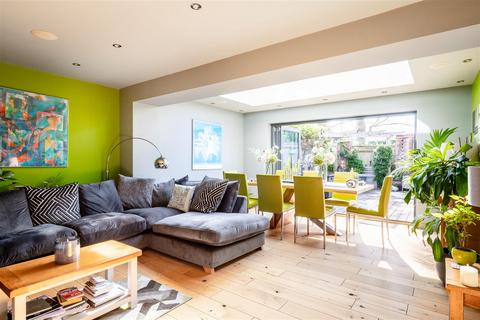 4 bedroom semi-detached house for sale, St. Pauls On The Green, Haywards Heath