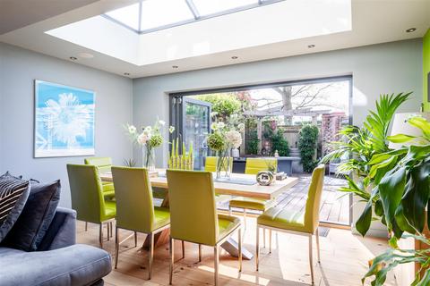 4 bedroom semi-detached house for sale, St. Pauls On The Green, Haywards Heath