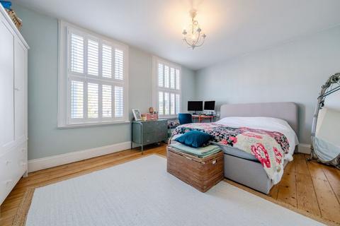 10 Southend Crescent, London, SE9 2SB