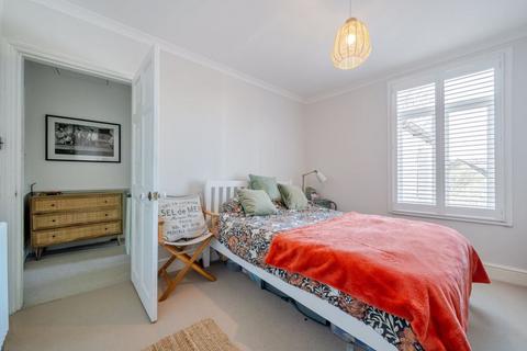 10 Southend Crescent, London, SE9 2SB