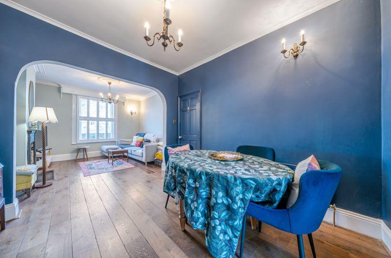 Dining and lounge