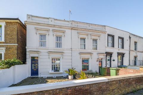 10 Southend Crescent, London, SE9 2SB