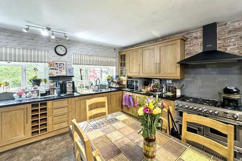 4 bedroom semi-detached house for sale, Lovatt Close, Edgware, HA8