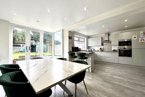 4 bedroom terraced house for sale, Smarts Avenue, Shenstone Wood End, WS14 0PB