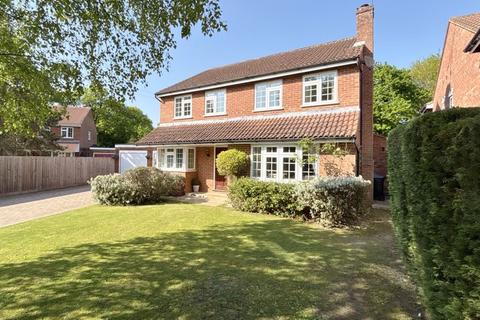 4 bedroom detached house for sale, Woodland Glade, Farnham Common