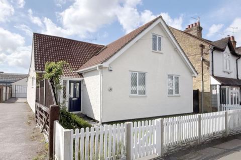 4 bedroom detached house for sale, Beeches Road, Farnham Common