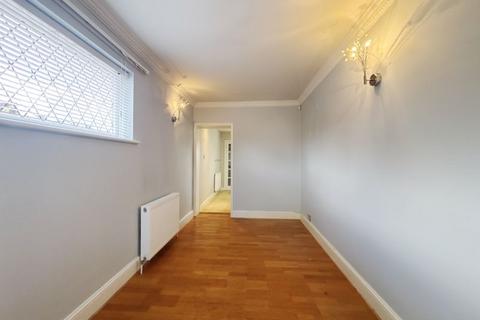 4 bedroom detached house for sale, Beeches Road, Farnham Common