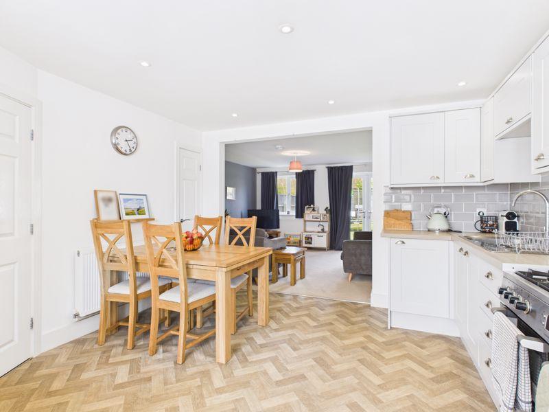 Dining kitchen