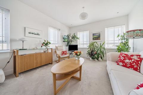 2 bedroom penthouse for sale, Hawkinge