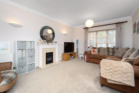 undefined, Manor Road, Walton-On-Thames