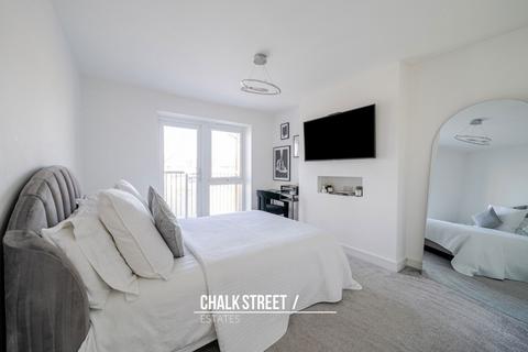64 Sunliner Way, South Ockendon, RM15 5FS