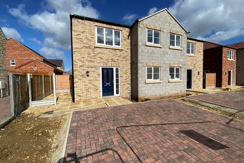 2 bedroom semi-detached house to rent, Falcon Way, Bourne PE10