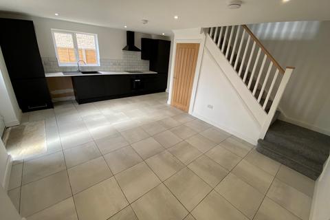 2 bedroom semi-detached house to rent, Falcon Way, Bourne PE10