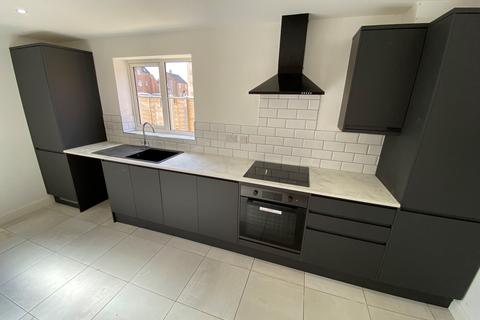 2 bedroom semi-detached house to rent, Falcon Way, Bourne PE10