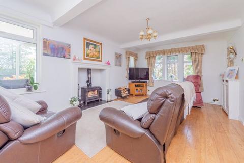 6 bedroom detached house for sale, Kiln Lane, Cross Lanes, Wrexham
