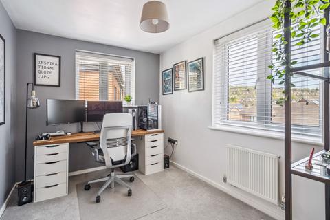 10, Turners Court Bartlett Crescent, High Wycombe, HP12 3BZ