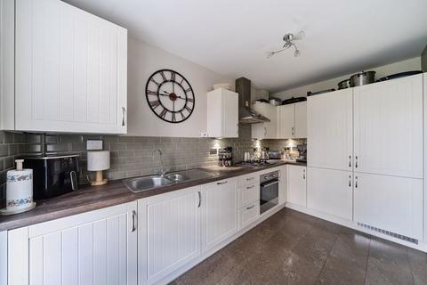 16 Keats Way, Coulsdon, CR5 3FL