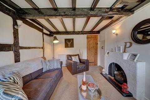 2 bedroom cottage for sale, Worcester Road, Pershore